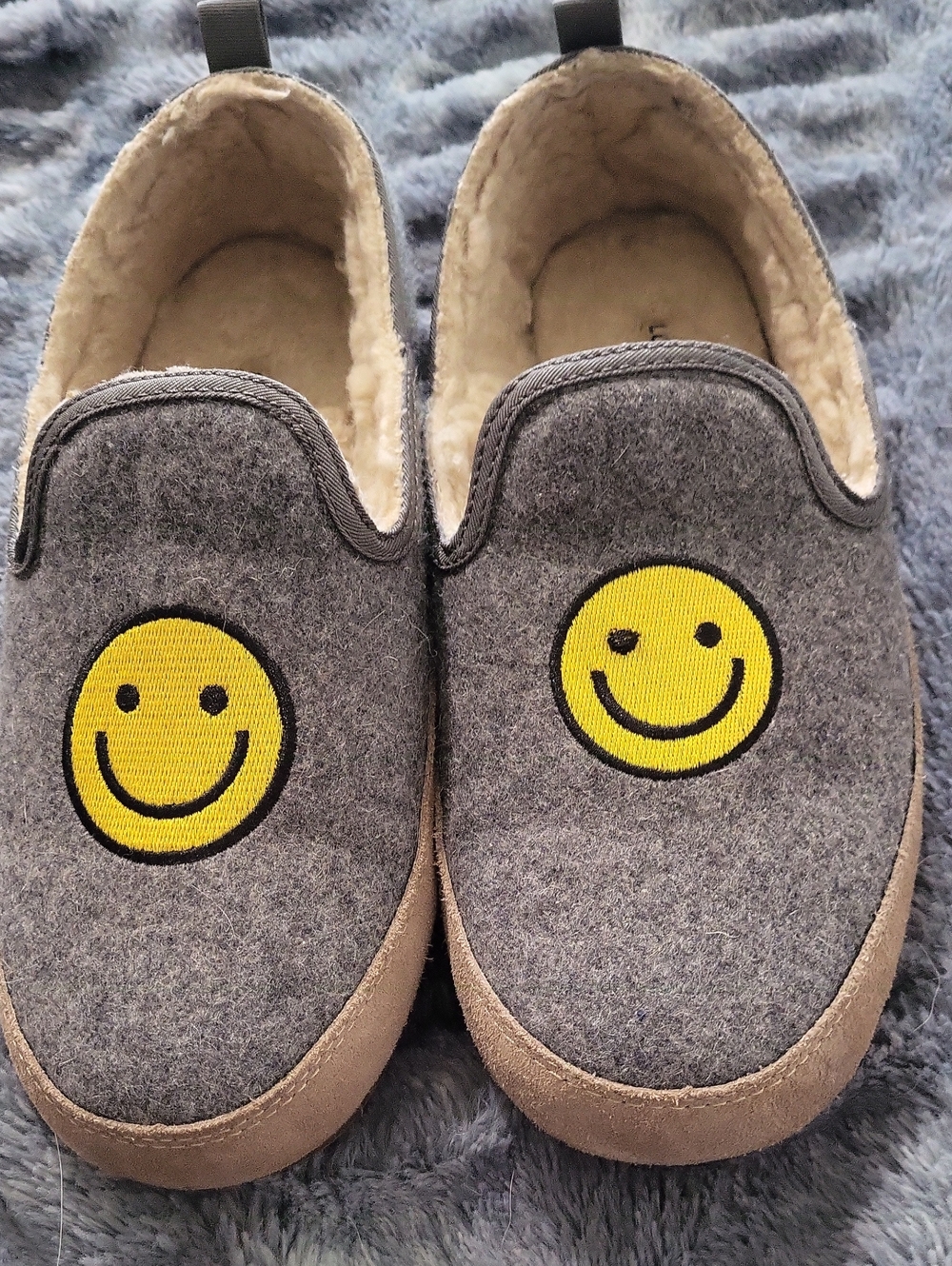 Lucky Brand Gray Slip-On Slippers with Yellow Smiley Face